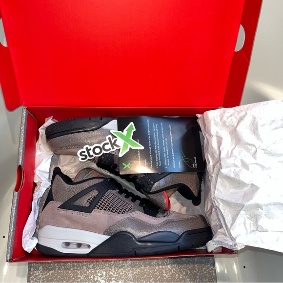 Jordan Other - Air Jordan 4 retro SE